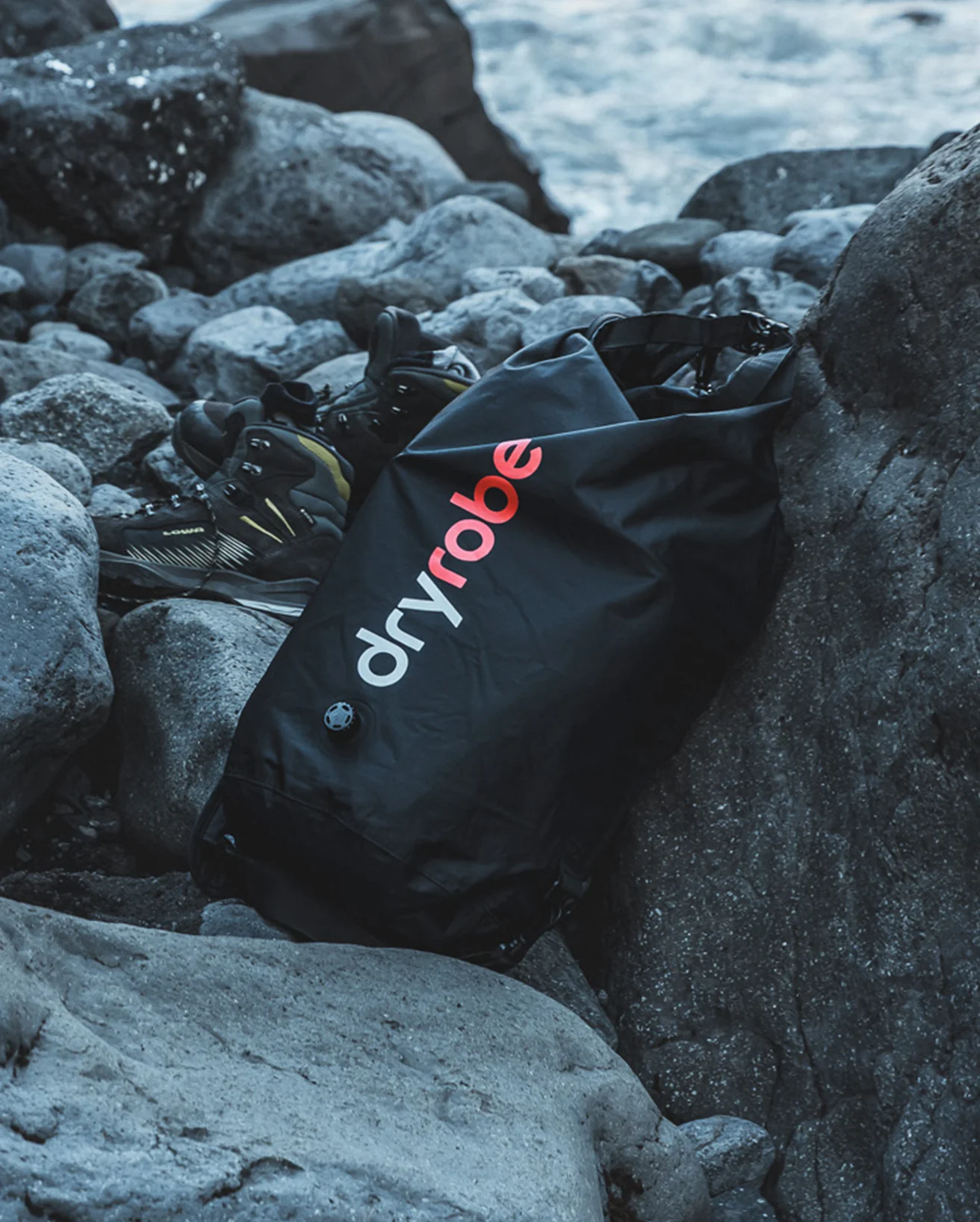 Dry Robe Compression Travel Bag In Black - Image 5