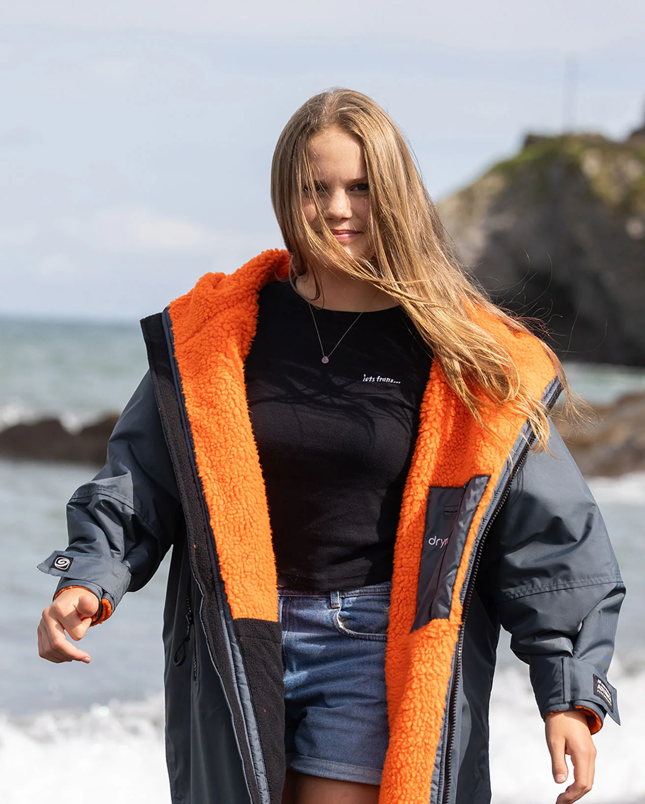 Dryrobe Advance Kids Long Sleeve Dark Grey / Orange - Image 7