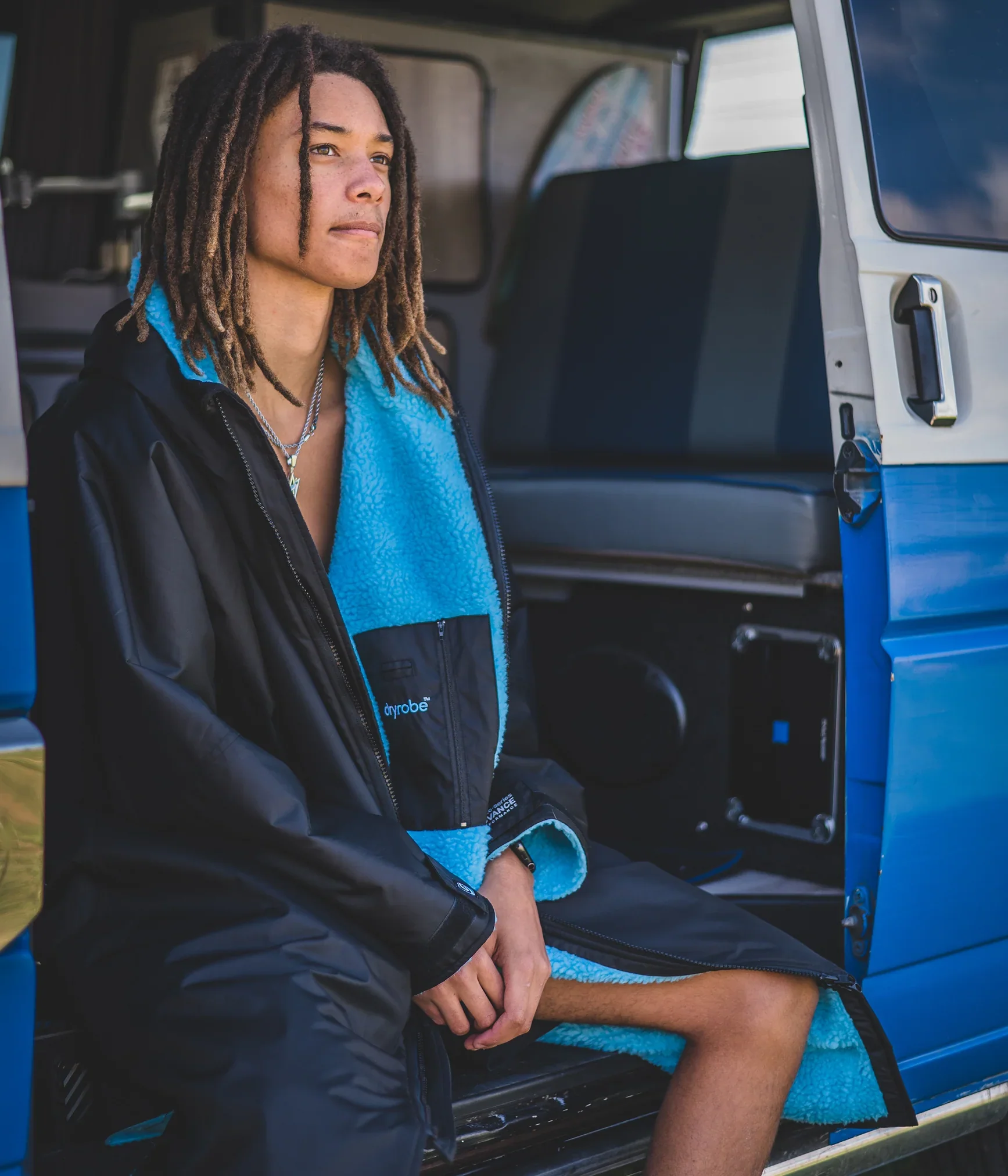 Dryrobe Advance Long Sleeve BLACK BLUE - RECYCLED - Image 8