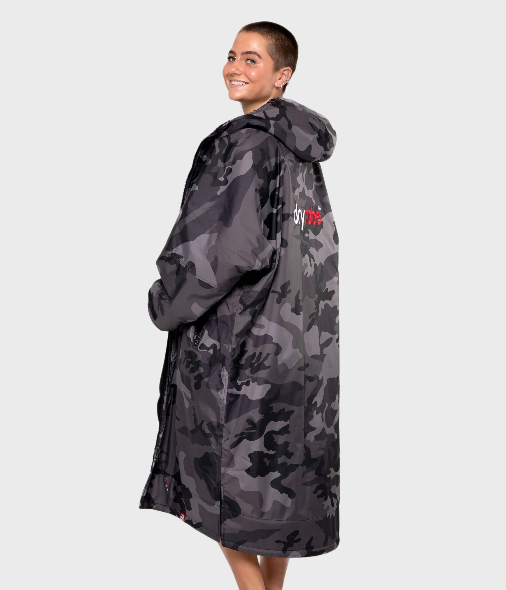 Dryrobe Advance Long Sleeve Black Camouflage - RECYCLED - Image 11