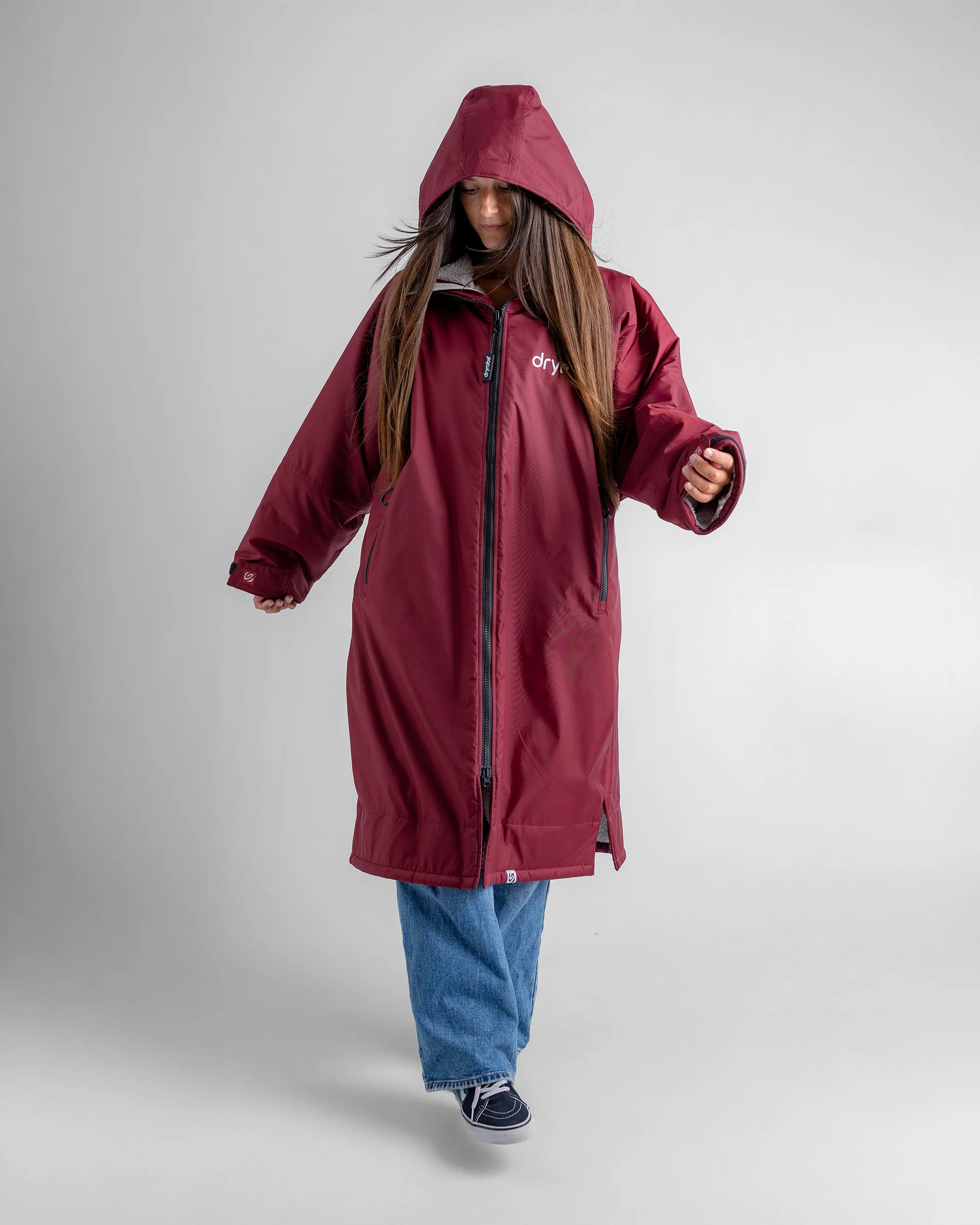 Dryrobe Advance Long Sleeve Burgundy Grey Advance Changing Robe - Image 2