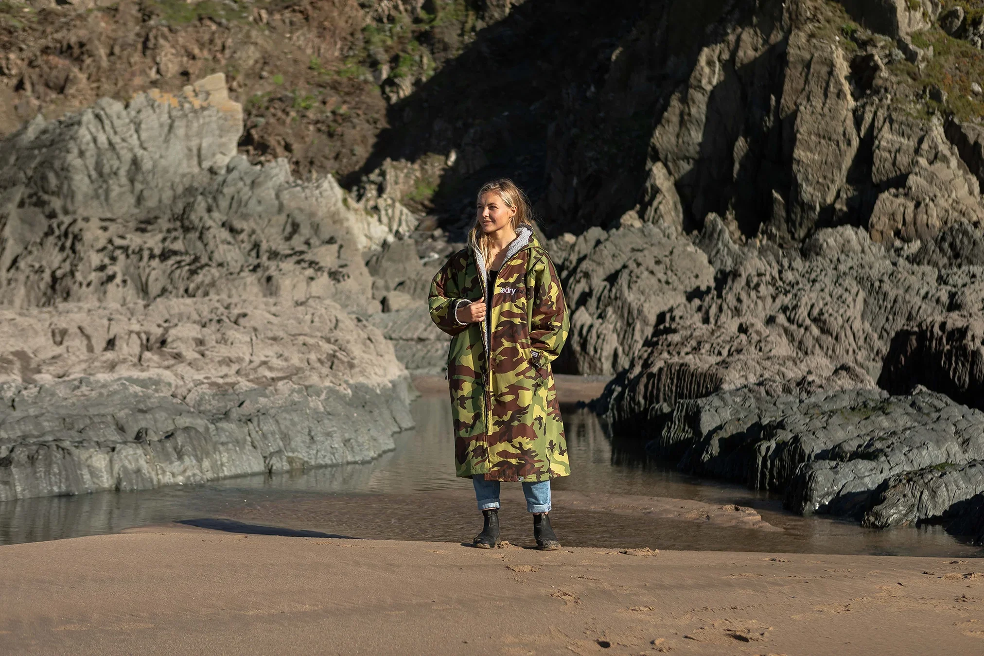 Dryrobe Advance Long Sleeve Camouflage Grey - RECYCLED - Image 3