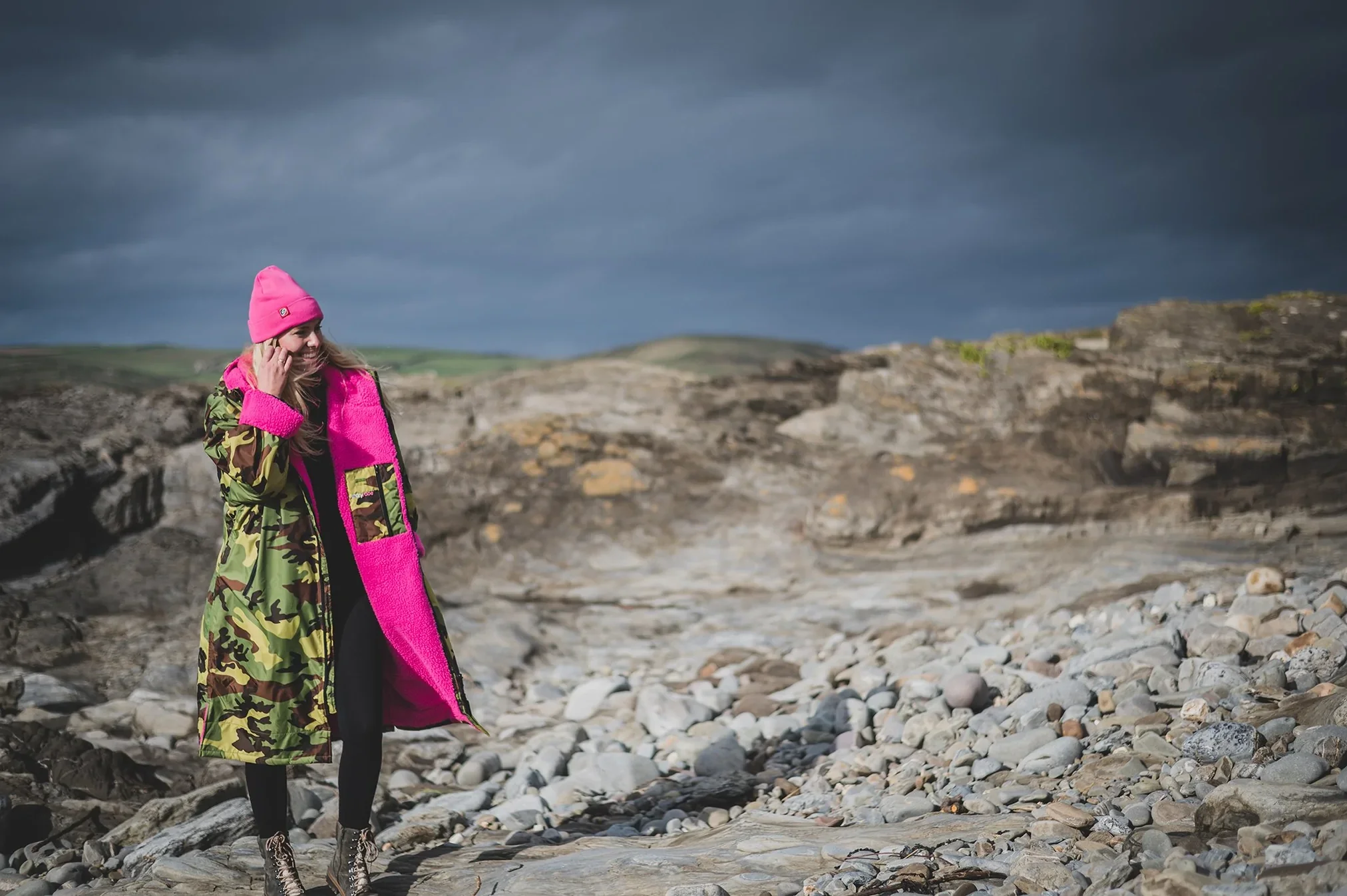 Dryrobe Advance Long Sleeve Camouflage Pink - RECYCLED - Image 6