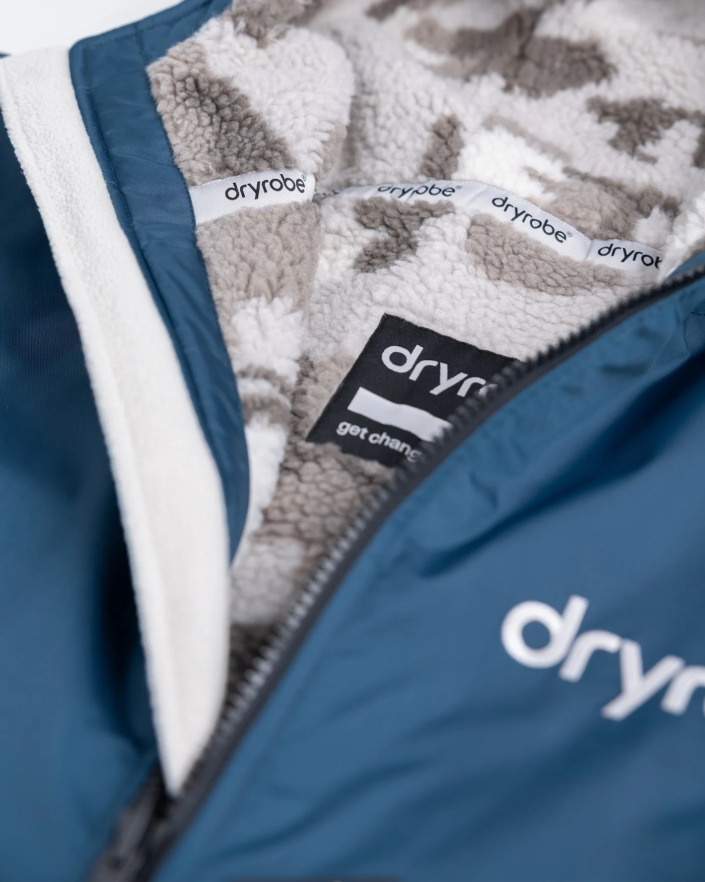 Dryrobe Advance Long Sleeve Deep Sea Blue Camo Advance Changing Robe - Image 5