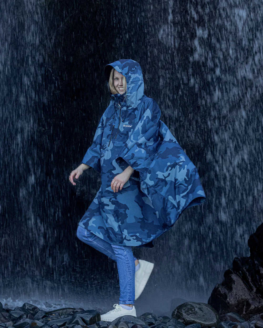 Dryrobe One Size Rainproof Poncho - Blue Camo - Image 9
