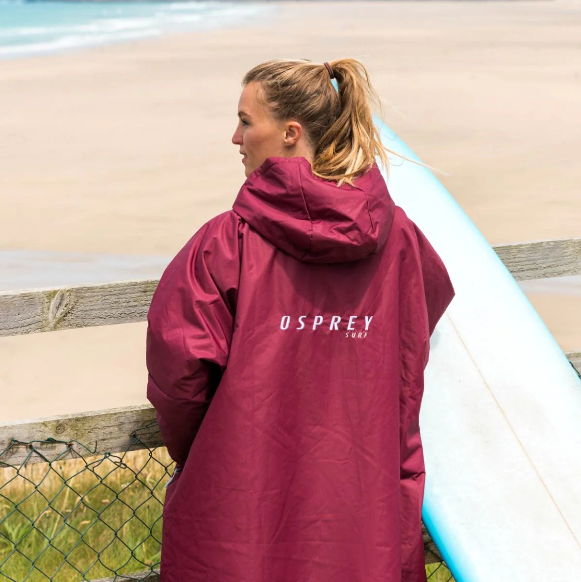 Osprey Unisex Changing Robe Maroon - Image 5