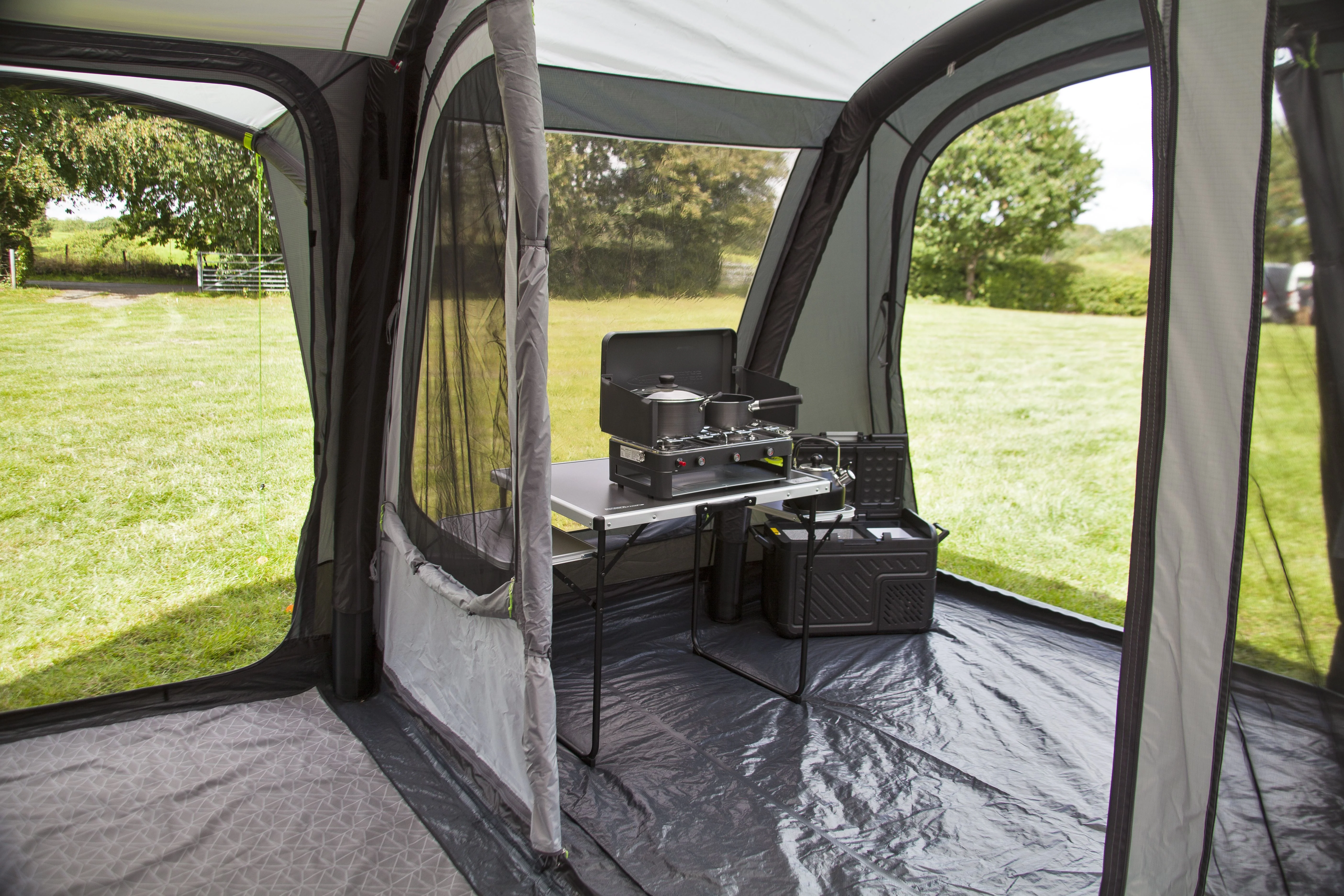 Outdoor Revolution Airedale 6s Air Tent With Free Footprint - Image 9