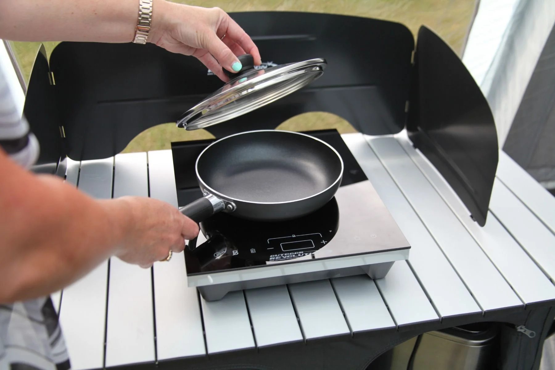 Outdoor Revolution Koga 3-piece Induction Pan Set - Image 3