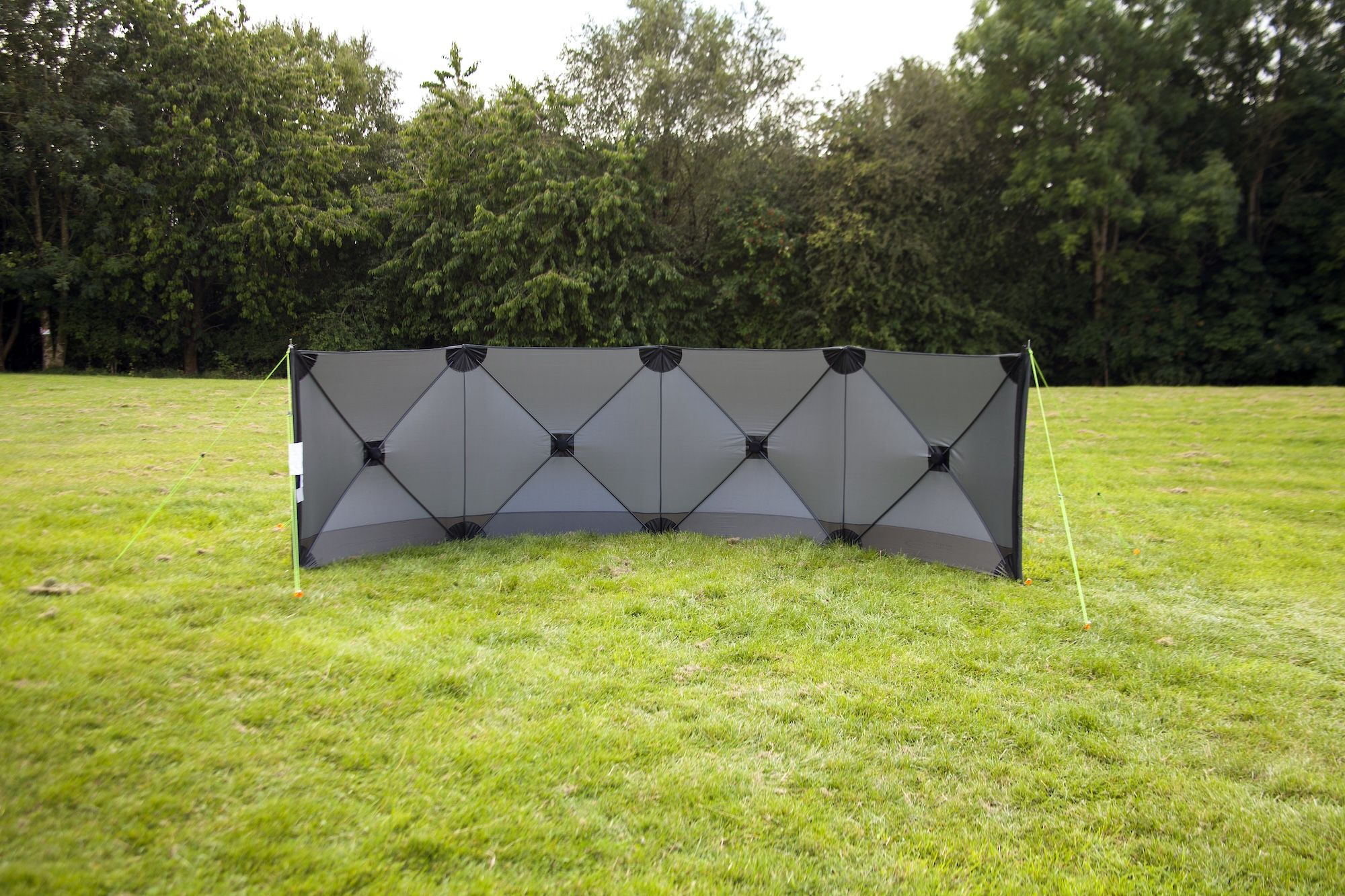 Outdoor Revolution Pronto Tensile Active 4 Windbreak (500 x 125cm) - Image 11