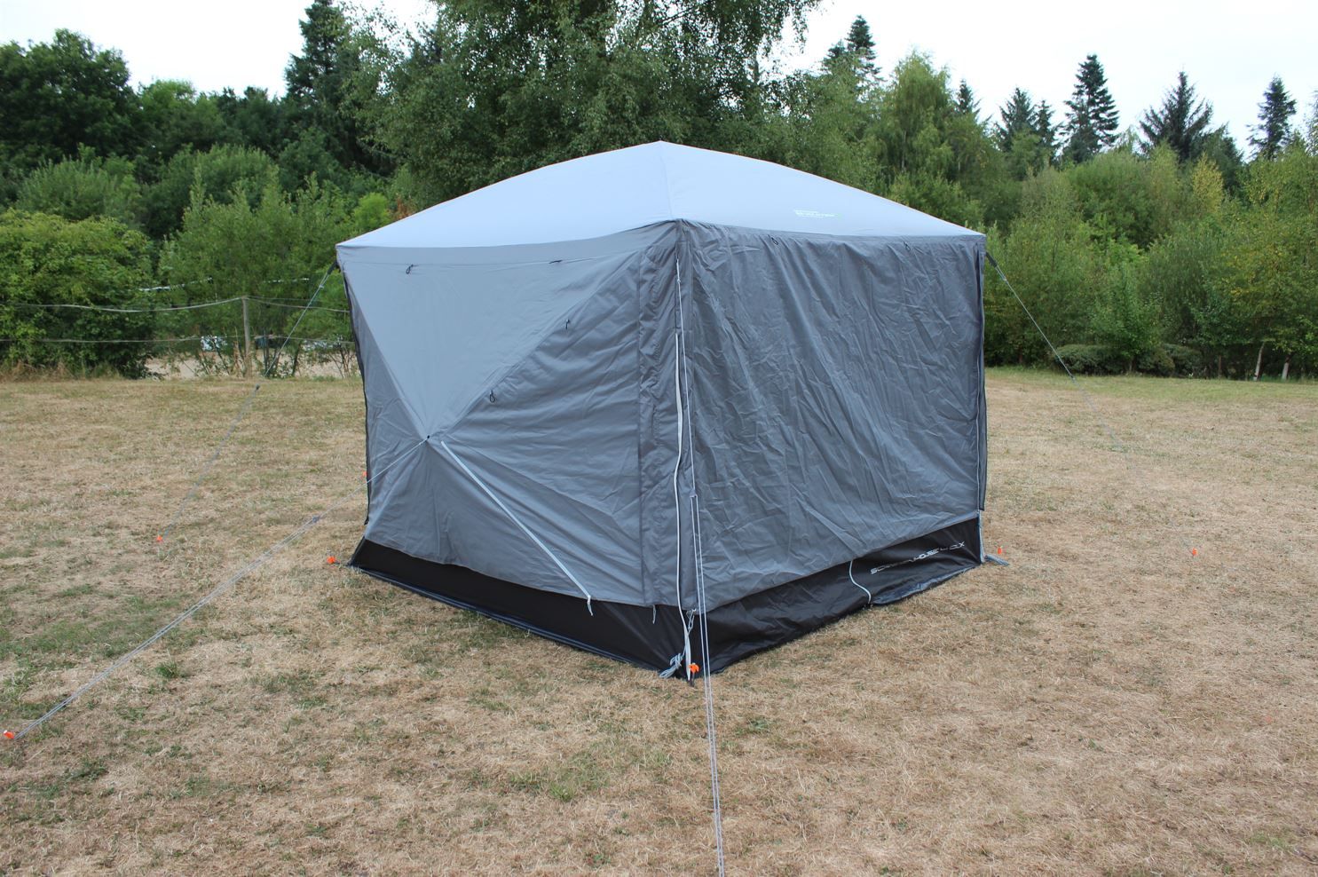 Outdoor Revolution Screenhouse 4 DLX - Image 6