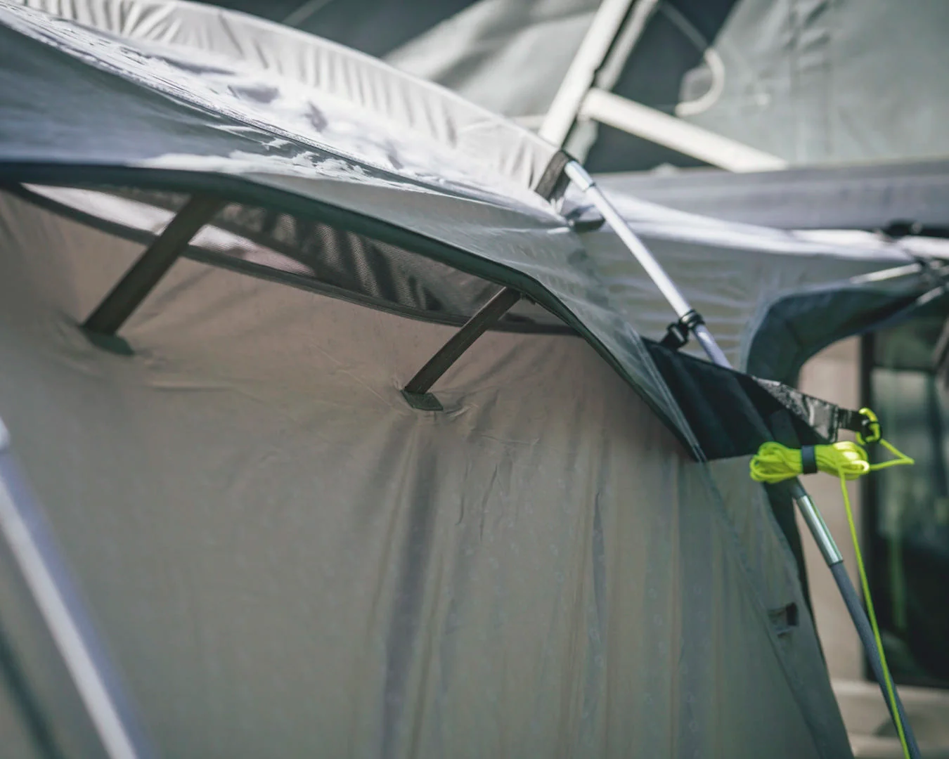 Outwell Fresno Drive Away Awning 2025 - Image 10