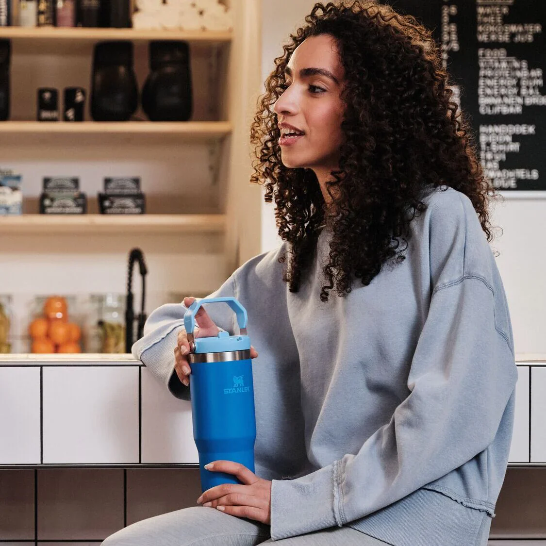 Stanley IceFlow™ Flip Straw Tumblers 0.89L - Azure - Image 7